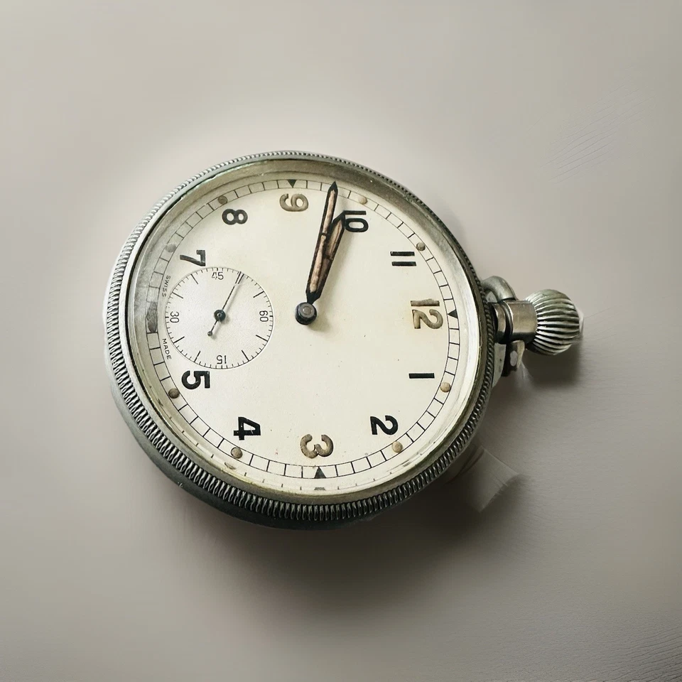 Vintage Unbranded 15 J Cal.30 WWll Military GSTP ‘BRAVINGTONS”SWISS Pocket Watch - Image 3 of 4