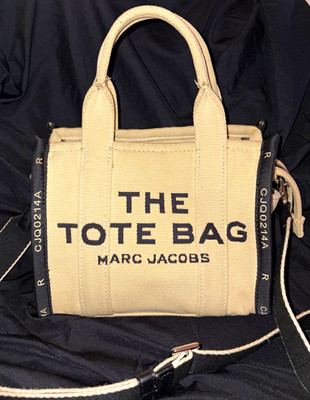 Marc Jacobs The Small Tote Bag Beige Canvas Black Logo Crossbody Strap
