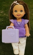 MATTEL Brunette KELLY DOLL in WHITE PANTS LAV TOP WHITE SNEAKERS w/LAV Lunchbox