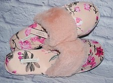 Victoria's Secret SIGNATURE SATIN SLIPPERS FAUX FUR FLORAL LIGHT PINK L 9 10 NEW