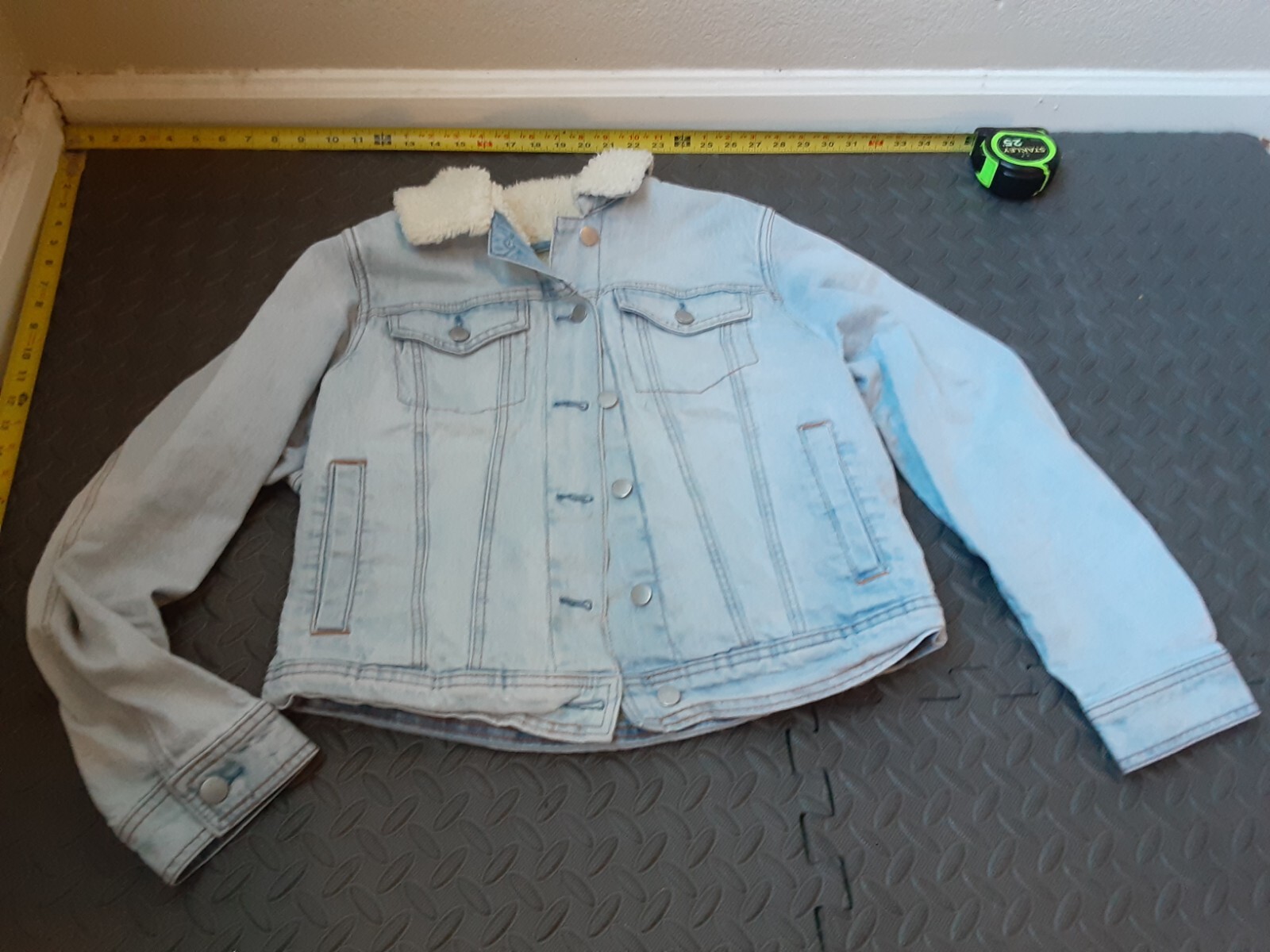 Universal Thread Woman’s Size Medium Collared  Je… - image 1