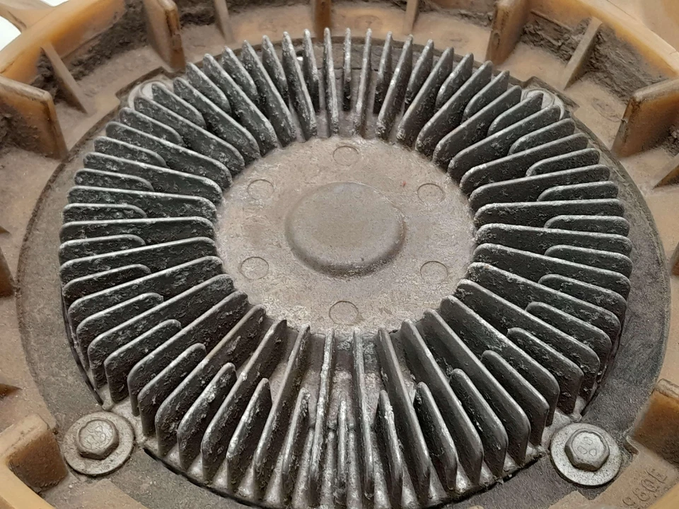 2007-2008 Ford Expedition Engine Fan Clutch with Blades Assembly OEM 7L1Z8A616A - Imagem 2 de 4