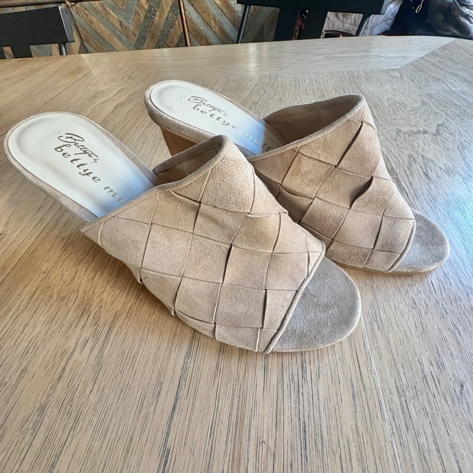 $255 новый без коробки Anthropologie BETTYE MULLER сплетенный бежевый замши мулы деревянные каблуки размер 10 М - Изображение 4 из 4