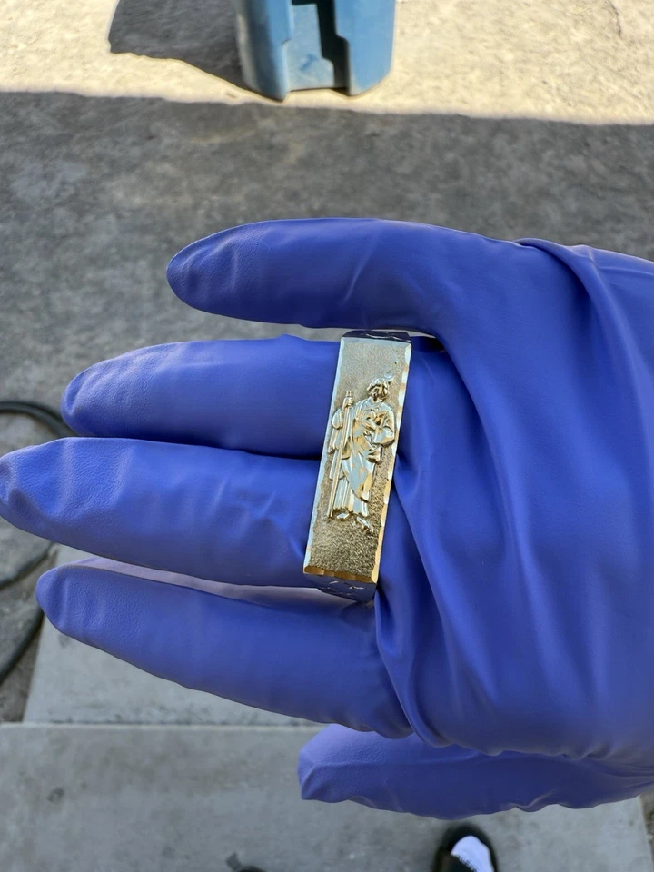 Anillo de dos dedos Saint Jude talla diamante oro amarillo real de 10K Foto 2 de 4