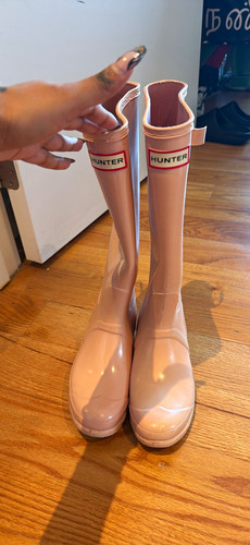 Hunter Women’s Pink Knee High Rubber Rain Boots Size 7 Buckle Logo