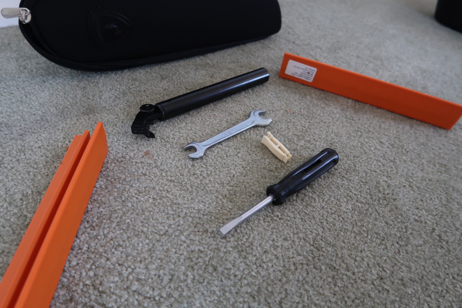 LAMBORGHINI GALLARDO SPYDER  OEM ORIGINAL TOOL KIT # 0R1400039