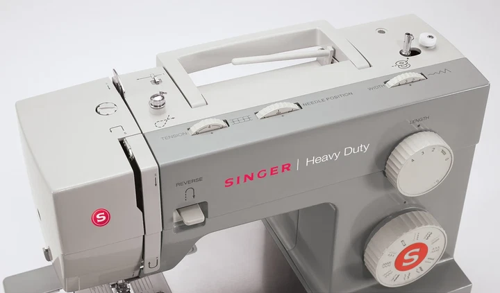 Singer 4411 Heavy Duty Sewing Machine - Image 3 of 4
