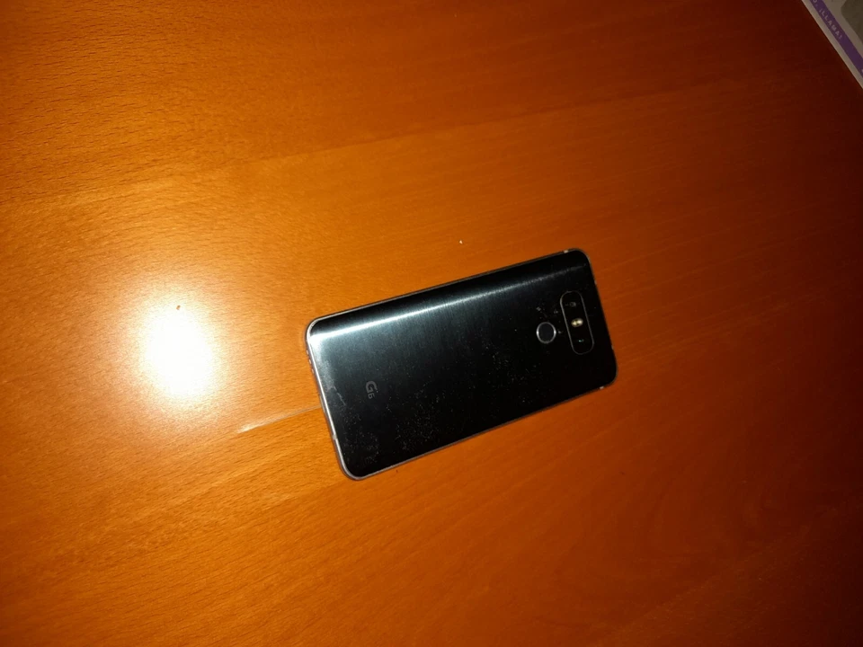 Smartphone LG G6 de 32 GB y 4 GB de RAM Platinum - No Funciona Cristal Grieta - Imagen 3 de 4