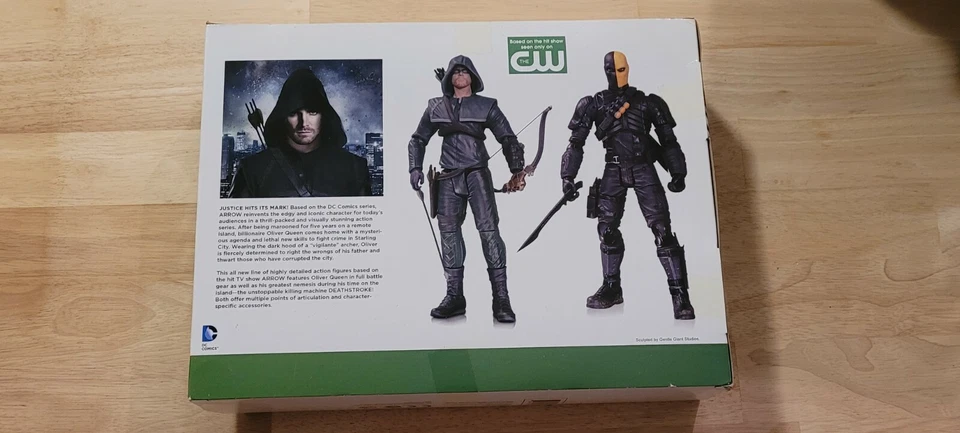 Paquete de 2 Flechas Deathstroke y Oliver Queen de DC Collectibles (2014) (NUEVO EN PAQUETE) Foto 2 de 4