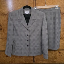 PETITE SOPHISTICATES 2 PC. SKIRT SUIT ~ 6P