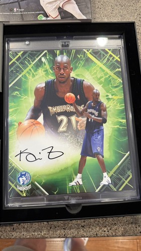 2025-26 Under Wraps Emanate NBA Green Auto 8x10 Kevin Garnett /99