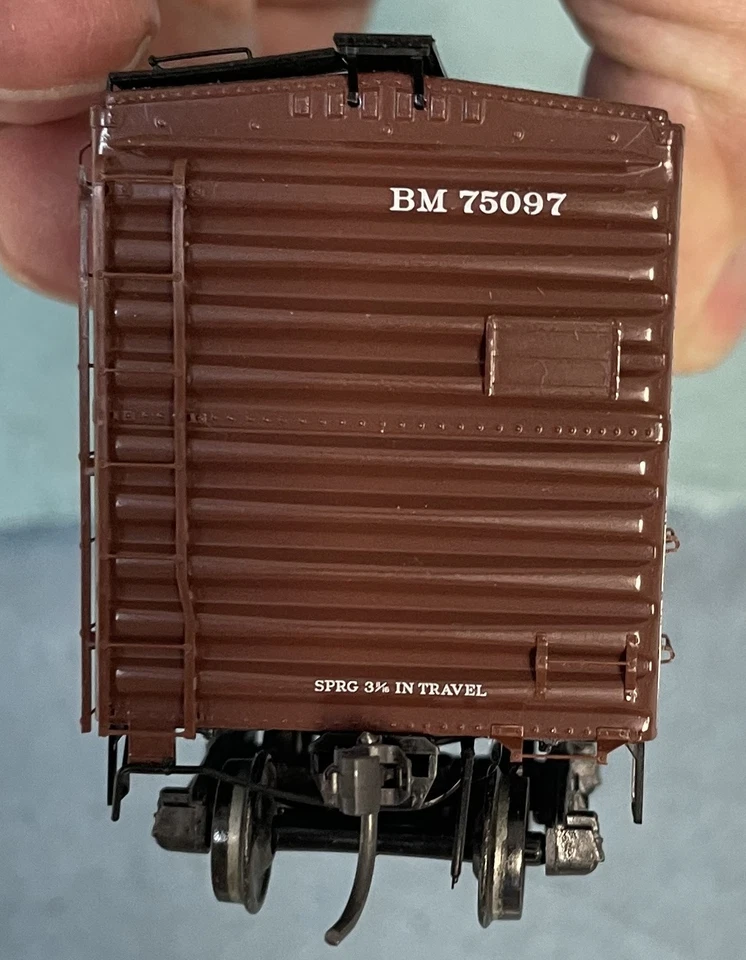 Kadee 4807 HO Boston & Maine 40' PS-1 Boxcar with 7' Youngstown Door #75097 New - Image 4 of 4