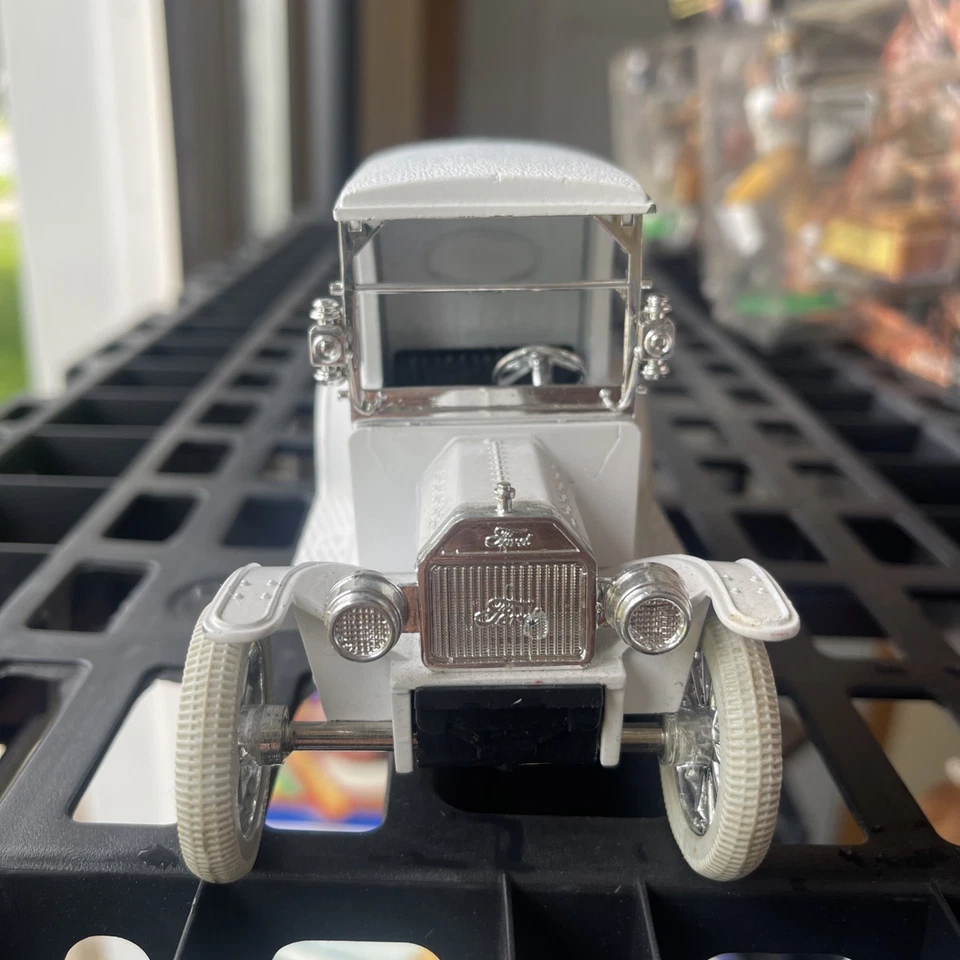 ERTL | Dairy Queen | 1917 Ford Model T Van Bank | Diecast | 1988 Limited | DQ - Image 4 of 4