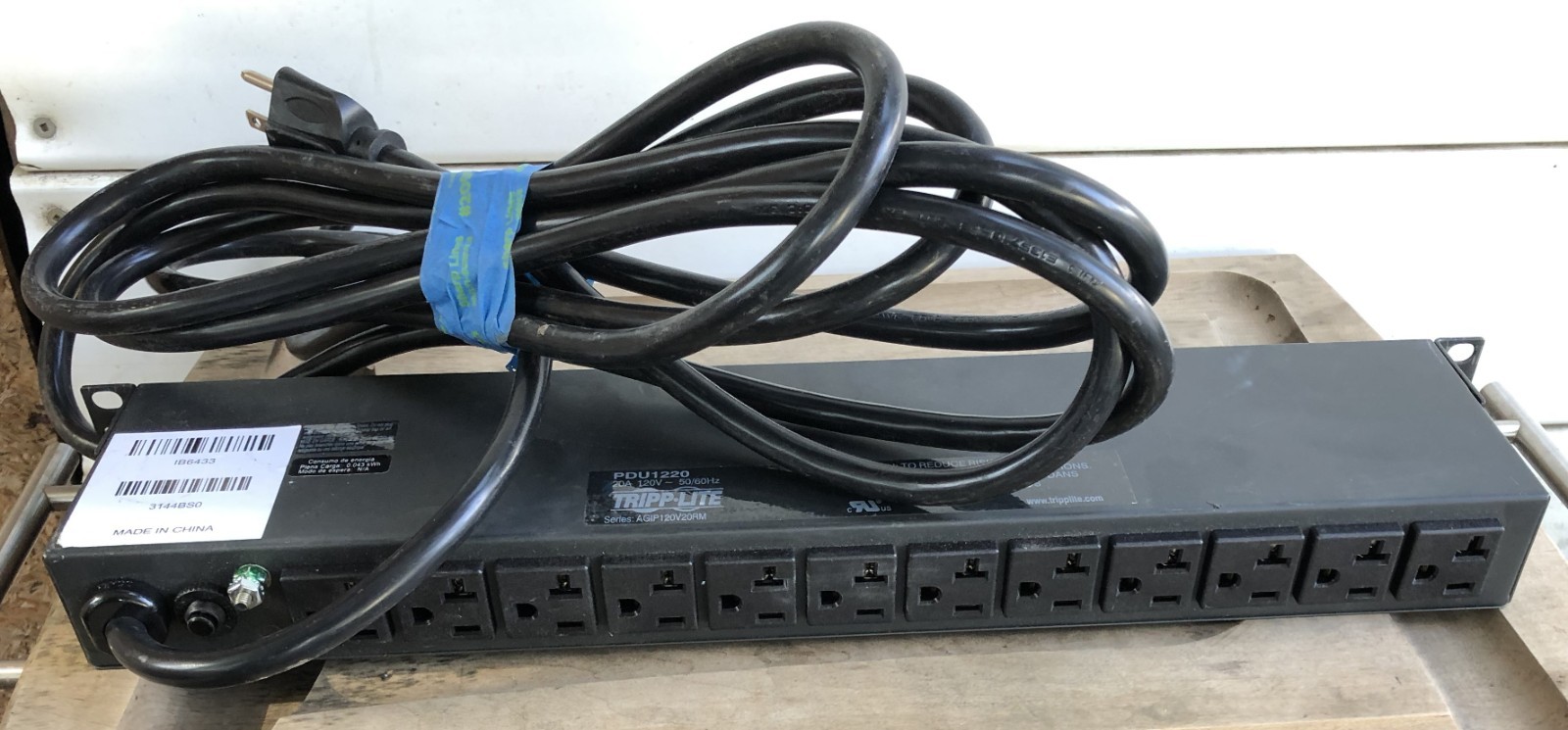 Tripp Lite PDU1220 13 Outlet Rack Mount Power Distribution Strip 20 Amp 120 Volt