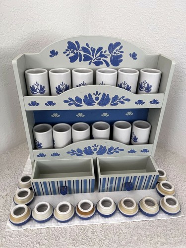Pfaltzgraff Yorktown Wall Spice Rack with All 12 Spice Jars - Picture 2 of 12
