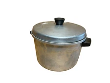 Sears and Roebuck Maid of Honor 6 QT Pot with Lid