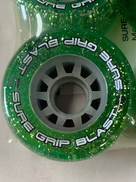 NOS Sure Grip Blast indoor speed roller skating wheels Green with glitter 62mm