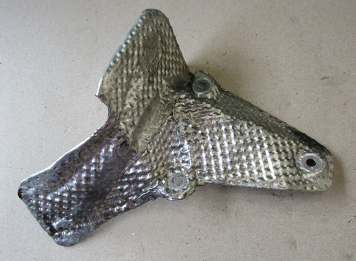 VW Audi Seat Skoda Hitzeschutzblech Getriebehalterung Schutz links 8D0399299A