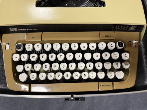 VINTAGE SMITH CORONA GALAXIE TWELVE ( 12 ) TYPEWRITER WITH CASE - Bild 6 von 16