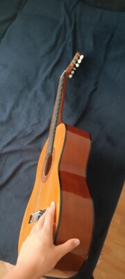HOHNER MC-06 Gitarre, hat einen kleinen Kratzer auf der Rückseite