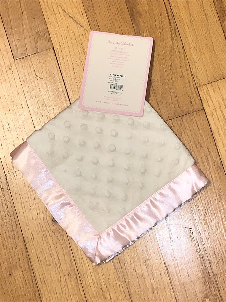 Difícil de encontrar Nuevo con etiquetas Vitaminas Bebé Blanco/Marfil Minky y Rosa Borde Satinado Manta/Lovey Foto 2 de 3