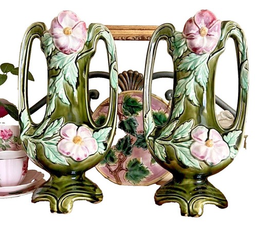 Vintage MAJOLICA POTTERY VASE Persian Style Double Handle  display picture 1