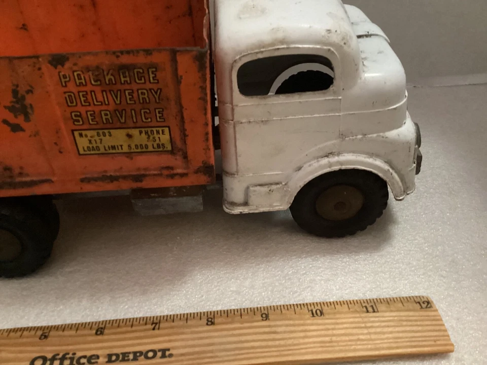 VINTAGE STRUCTO QQPACKAGE DELIVERY TRUCK - Image 2 of 4