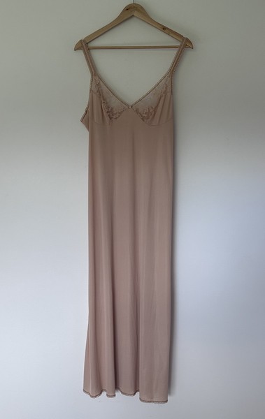Diamond Cut VTG 70s Nude Lace Trim Coquette Lingerie Slip Maxi Dress Sz 16