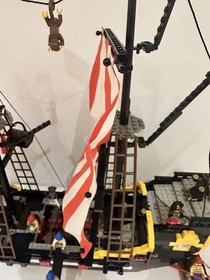 LEGO Pirates 6285 Black Seas Barracuda Dark Shark 100% complete set