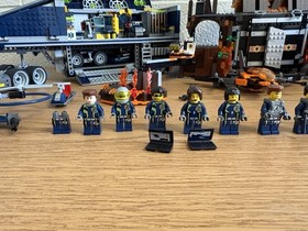 Huge Lego Agents Lot!!! Sets 8637, 8971, 8635