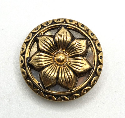 Le Chic Twinkle Button Gold Tone Flower Center Beautiful