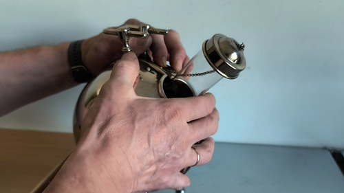 Antike schwedische Kaffeepumpa Kaffeemaschine Glaskugel im Metallhalter Vintage - Video 1 von 1