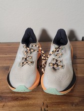 Zapatos para correr ASICS Novablast 4 - Tallas para hombre - Apenas usados (Promo Run) - Sin caja