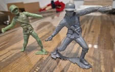 Large Marx 1970's WWII Battleground Soldier lot figures