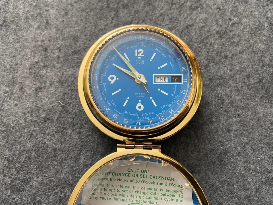 Relógio despertador de viagem vintage novo estoque antigo Elgin corda - Imagem 2 de 4