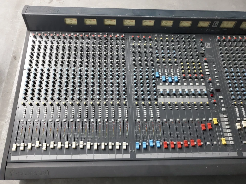 Consola de mezclas analógica SOUNDCRAFT K2-32 Foto 2 de 4