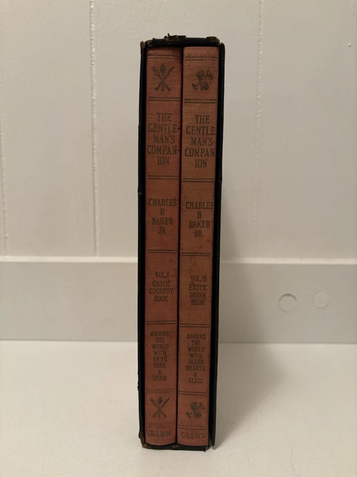 The Gentleman's Companion 1946 2 Volumes in Slipcase Christmas Gift Library Foto 3 de 4