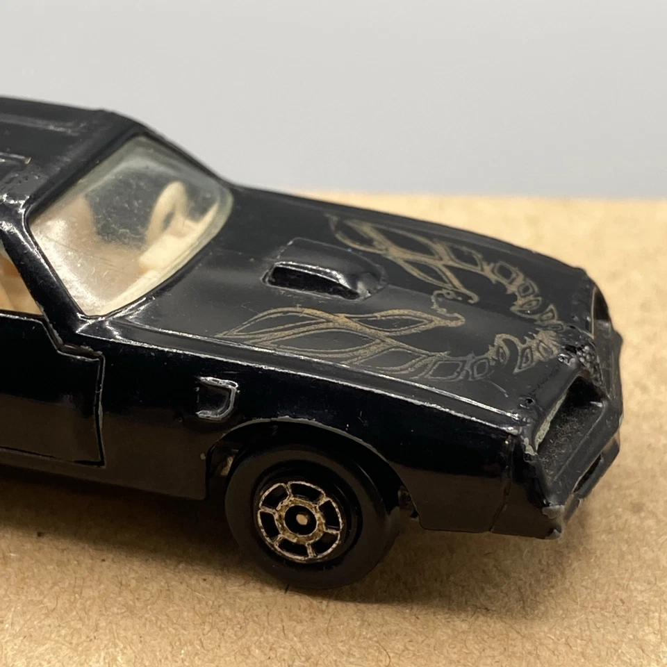 VINTAGE 1979 Yatming Pontiac Trans Am Fire Bird Diecast Car Black No. 1060 - Image 2 of 4