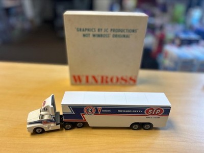 Richard Petty #43 Transporter 1992 Winross American Racing Scene #11 