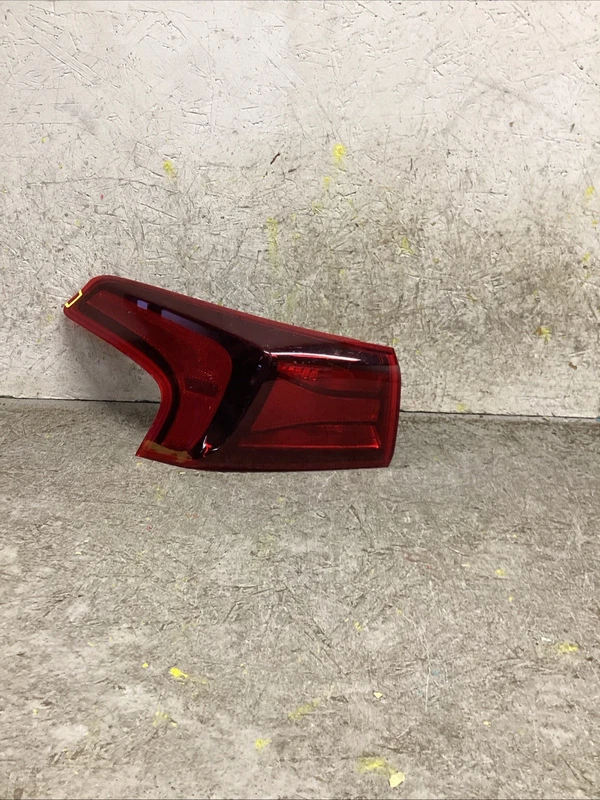 2019-2020 HYUNDAI SANTA FE REAR LEFT LH DRIVER SIDE TAIL LIGHT OEM US BULB TYPE