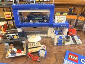 Lego City Town 60097 Complete with Instructions 