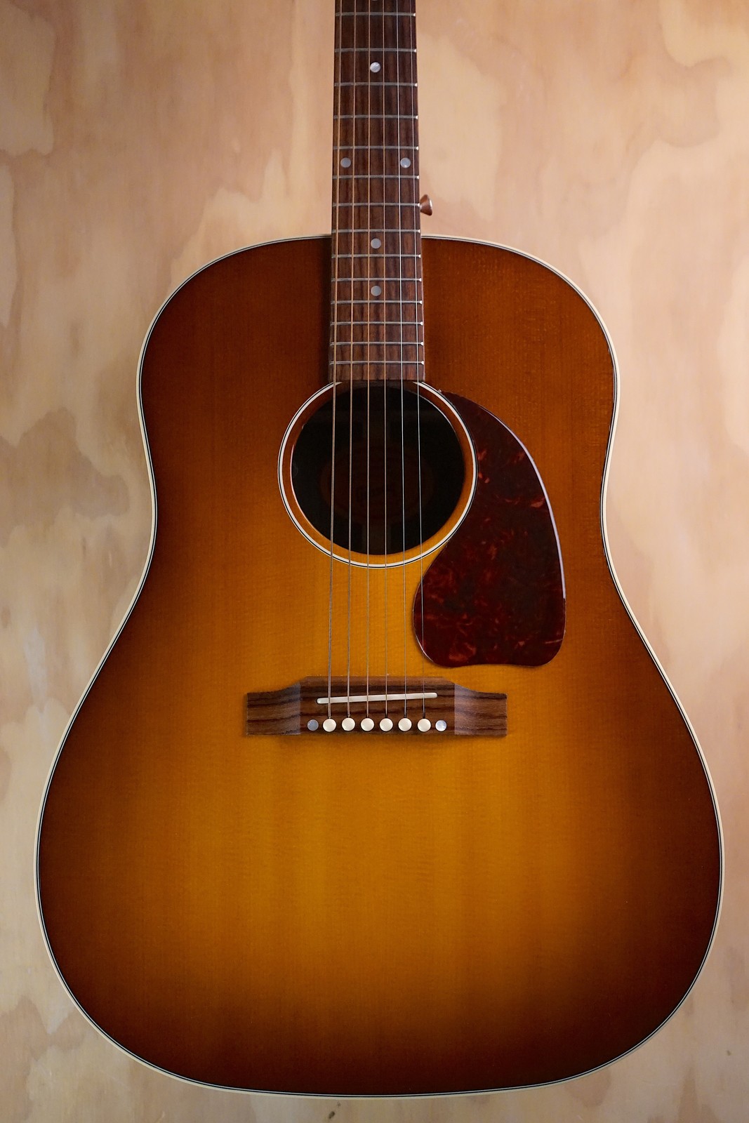 Gibson J-45 Limited Edition Tonewood Series Rosewood Spruce Honey Burst, Case