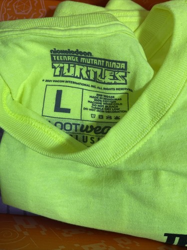 LOOT CRATE NECA TMNT DANNY PENNINGTON FIGURE, L SHIRT, PINS, COASTERS COMPLETE! - Picture 5 of 5