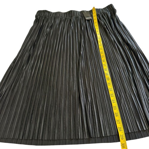 NWT Torrid Black Pleated Skirt 2X 18-20 - Picture 4 of 8