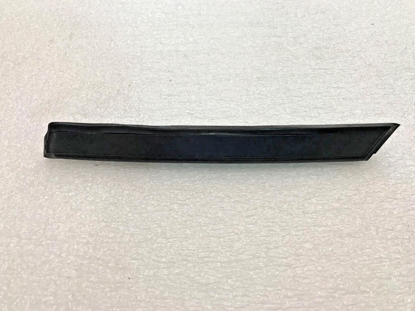 LAMBORGHINI GALLARDO SPYDER PASSENGER RIGHT SIDE ROOF SEAL OEM 400837440
