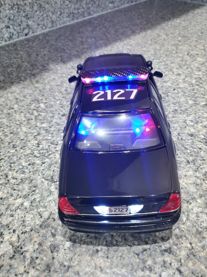 Georgia State Trooper - Ford Crown Vic w/ All Flashing Lights - Image 2 of 4