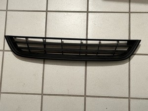 VW Passat CC (357) Gitter Stoßstange Vorne Mitte