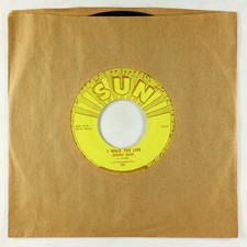C&W Bopper 45 - Johnny Cash - I Walk The Line/Get Rhythm - Sun 241 VG+