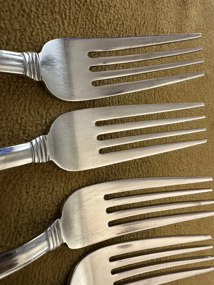 Pfaltzgraff PROVIDENCE All Glossy 18/8 Stainless Dinner & Salad Forks - Image 4 of 4