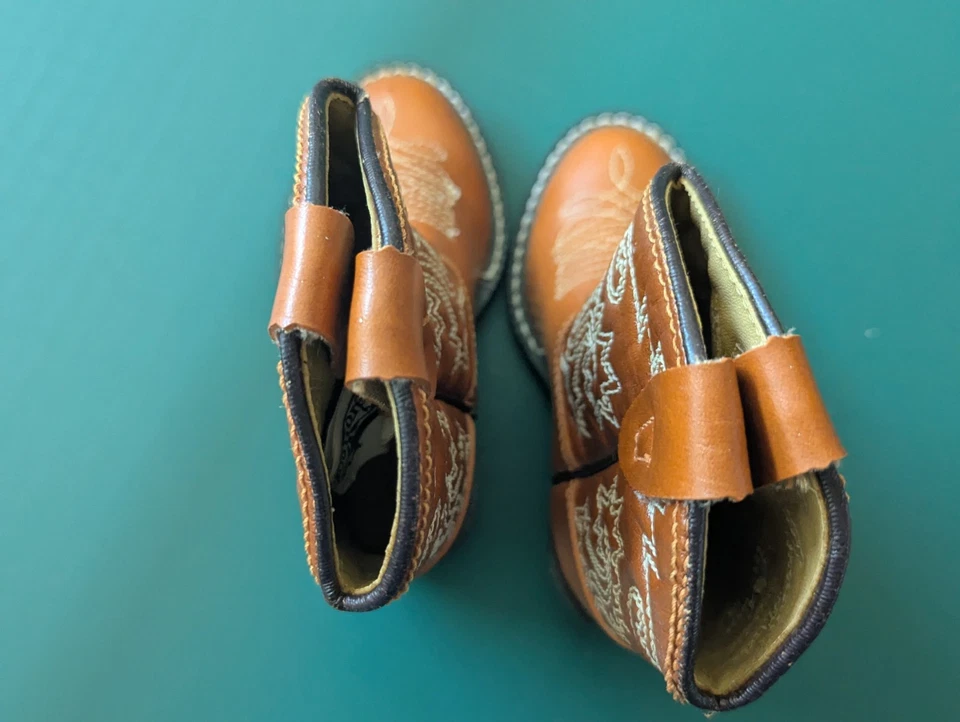 Botas de vaquero bordadas estilo occidental talla 5 para niños pequeños: carrusel usadas en excelente estado ver fotos Foto 4 de 4